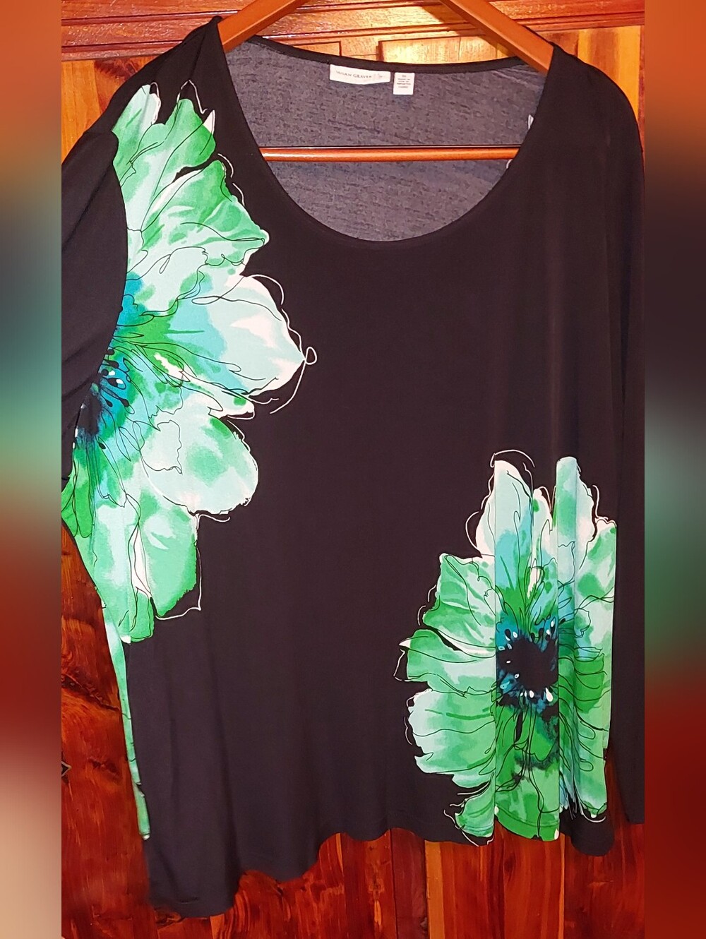 Susan Graver Women’s Black Floral Scoop Neck Top with Green Print 3x Nwot